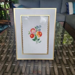 Source Unknown Floral Picture Frame with Gold Trim
